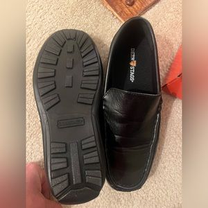 Brand new in box! Boys size 5, black Deer Stag Dress Shoes